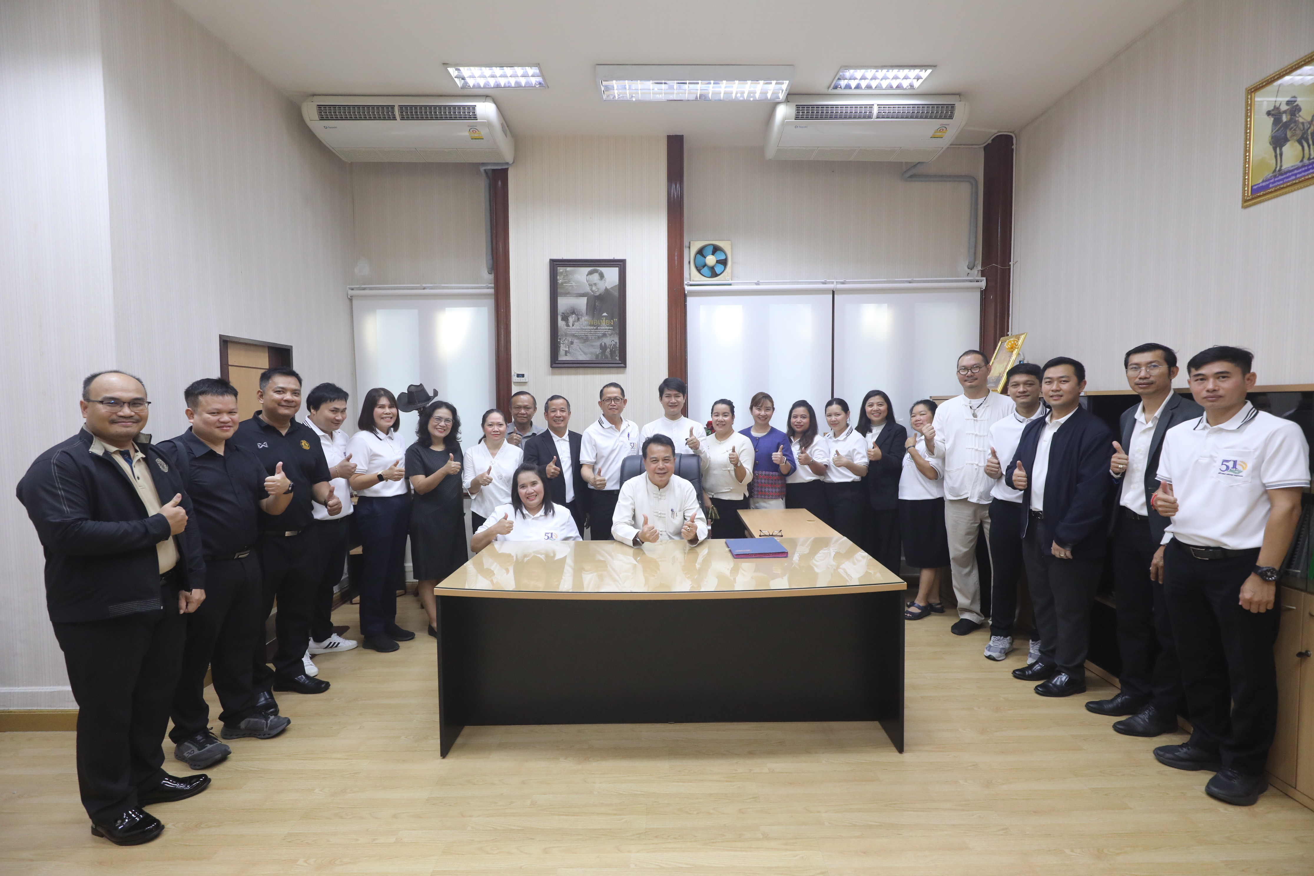 title - รองเลขาธิการ ส.ป.ก. สักการะสิ่งศักดิ์สิทธิ์ประจำ ส.ป.ก. เนื่องในโอกาสเข้ารับตำแหน่งใหม่